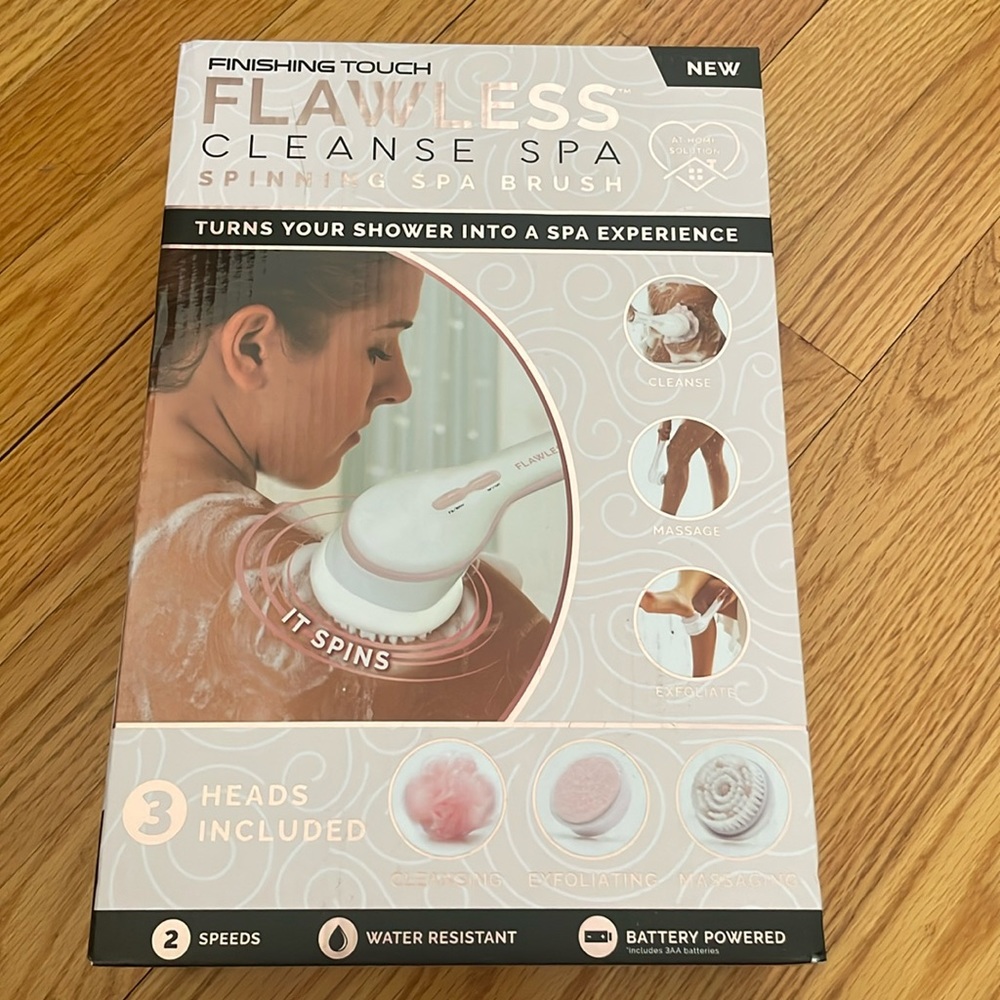 NEW Finishing Touch FLAWLESS CLEANSE Spinning Spa Brush Shower Bath Exfoliate
